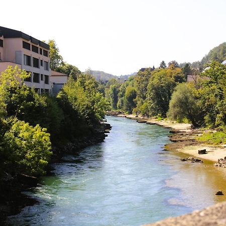 Business I Family Apartment I 1-4 Personen - Aare Blick, Nahe Altstadt I Beamer - 99" Leinwand I Terrassen Lounge Und Parkplatz Brugg  Kültér fotó