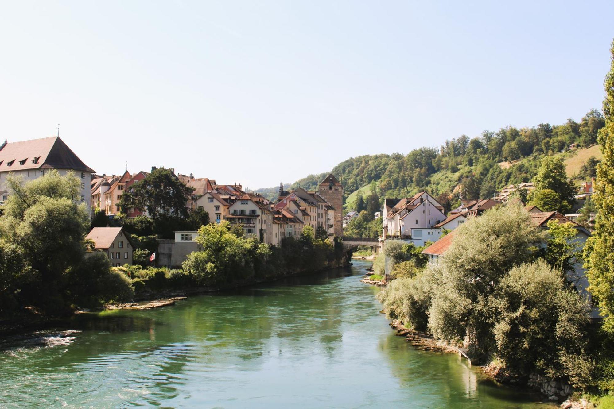 Business I Family Apartment I 1-4 Personen - Aare Blick, Nahe Altstadt I Beamer - 99" Leinwand I Terrassen Lounge Und Parkplatz Brugg  Kültér fotó